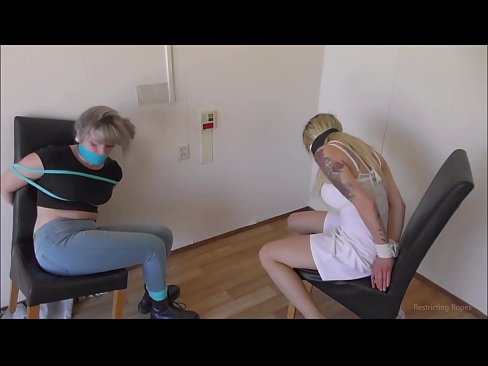 ❤️ Avhengig / bundet opp og kneblet / jente i nød ❌ Pornovideo hos oss ❌❤