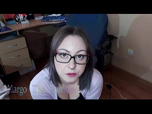 ❤️ Sexy jente med briller suger dildo dypt på kamera ❌ Pornovideo hos oss ❌❤